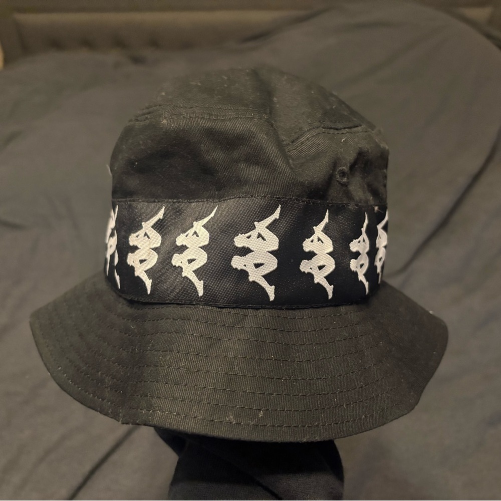 NWT Kappa Banda Bzahlab Bucket Hat (Size 59)